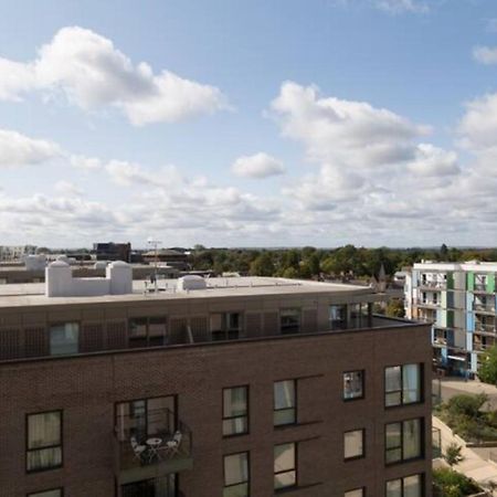 Contemporary & Homely Penthouse, 2 Mins Walk From Cambridge Station, Lift Access, Secured Gated On-Site Parking, Self Check-In, Super Fast Wifi, Terrace & Sleeps 6 Exterior foto