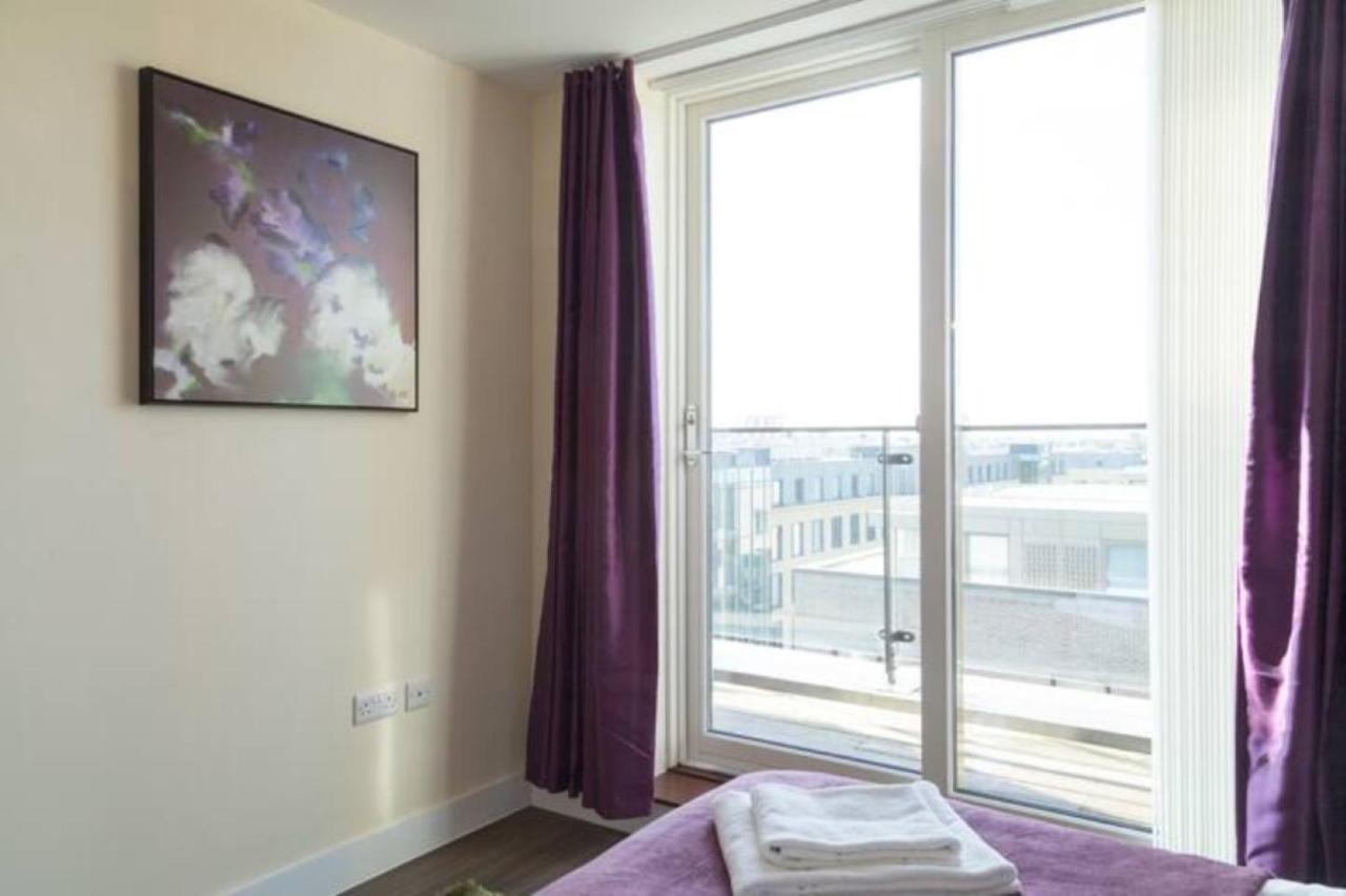 Contemporary & Homely Penthouse, 2 Mins Walk From Cambridge Station, Lift Access, Secured Gated On-Site Parking, Self Check-In, Super Fast Wifi, Terrace & Sleeps 6 Exterior foto