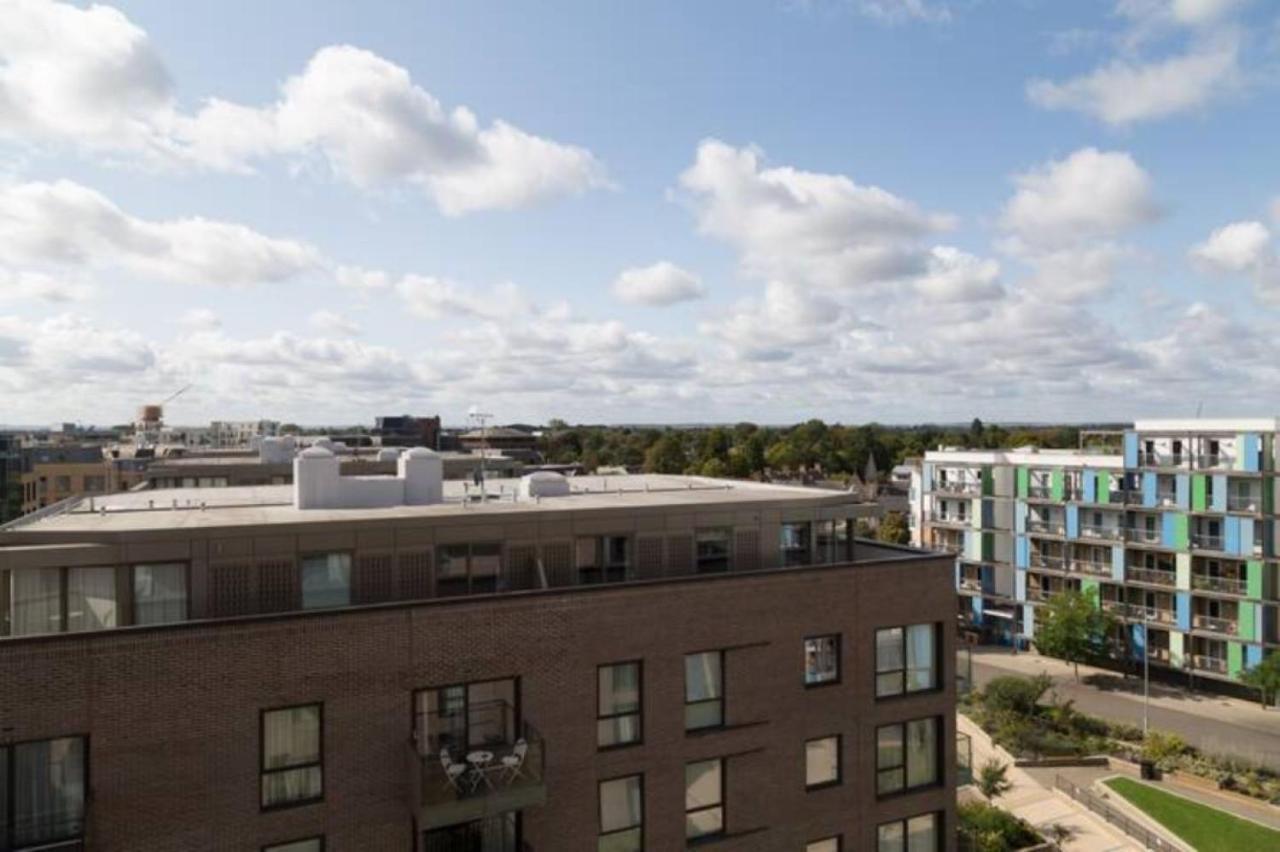Contemporary & Homely Penthouse, 2 Mins Walk From Cambridge Station, Lift Access, Secured Gated On-Site Parking, Self Check-In, Super Fast Wifi, Terrace & Sleeps 6 Exterior foto