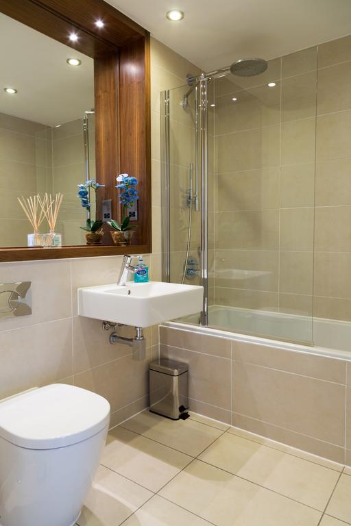 Contemporary & Homely Penthouse, 2 Mins Walk From Cambridge Station, Lift Access, Secured Gated On-Site Parking, Self Check-In, Super Fast Wifi, Terrace & Sleeps 6 Exterior foto