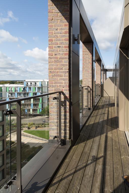 Contemporary & Homely Penthouse, 2 Mins Walk From Cambridge Station, Lift Access, Secured Gated On-Site Parking, Self Check-In, Super Fast Wifi, Terrace & Sleeps 6 Exterior foto