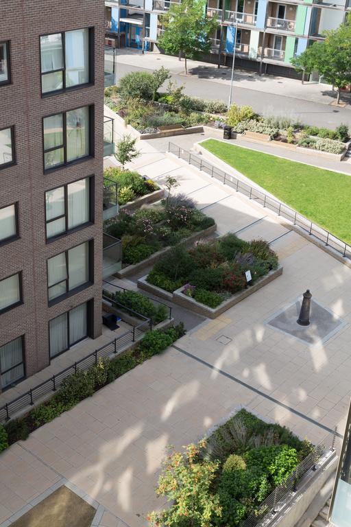Contemporary & Homely Penthouse, 2 Mins Walk From Cambridge Station, Lift Access, Secured Gated On-Site Parking, Self Check-In, Super Fast Wifi, Terrace & Sleeps 6 Exterior foto