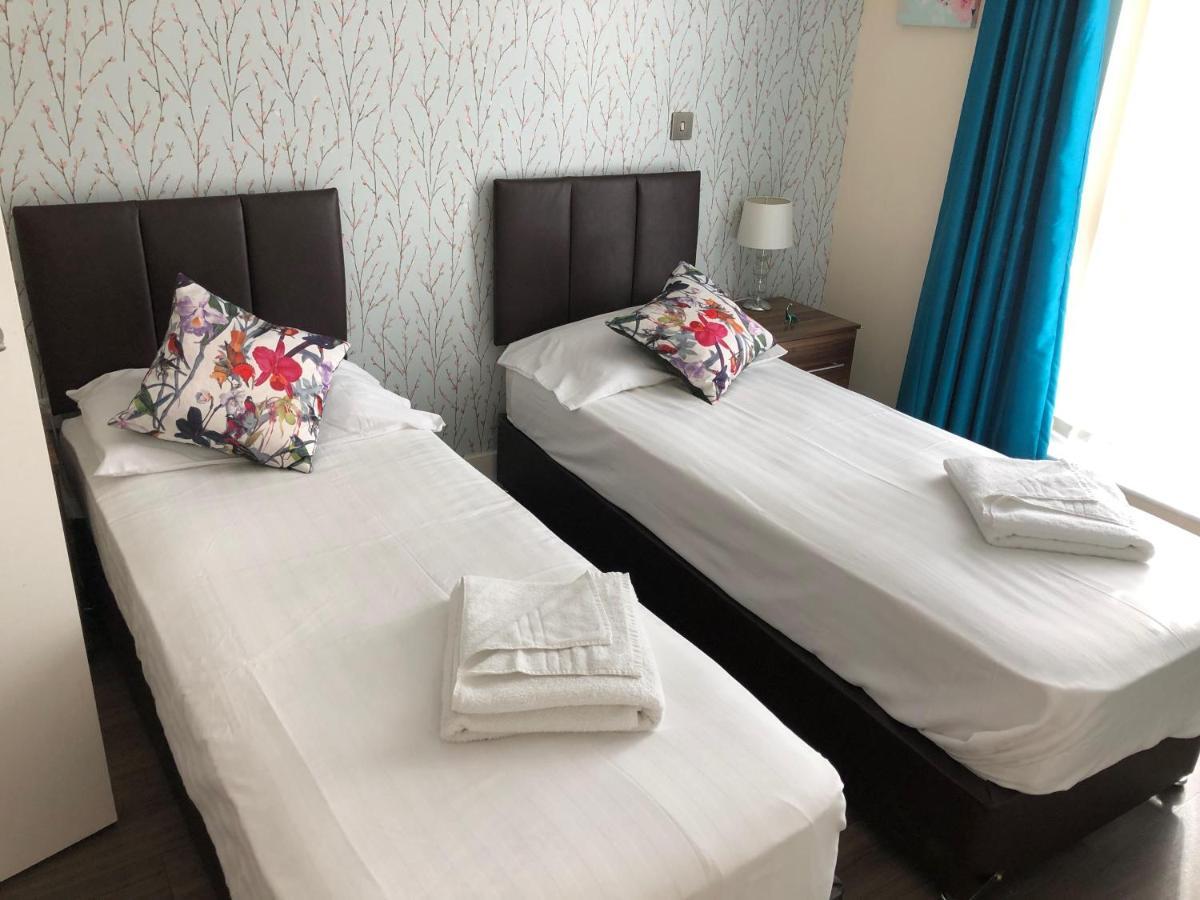 Contemporary & Homely Penthouse, 2 Mins Walk From Cambridge Station, Lift Access, Secured Gated On-Site Parking, Self Check-In, Super Fast Wifi, Terrace & Sleeps 6 Exterior foto